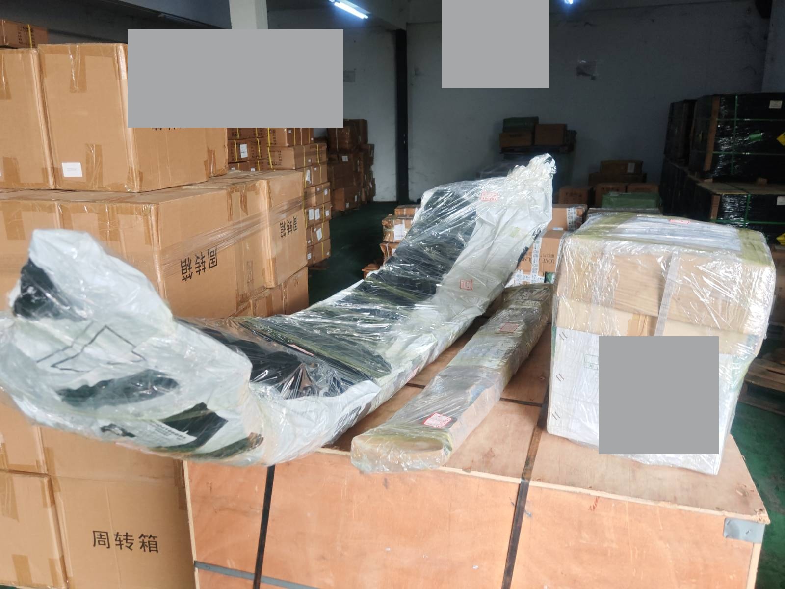 Auto parts at warehouse receiving in KL 仓库
