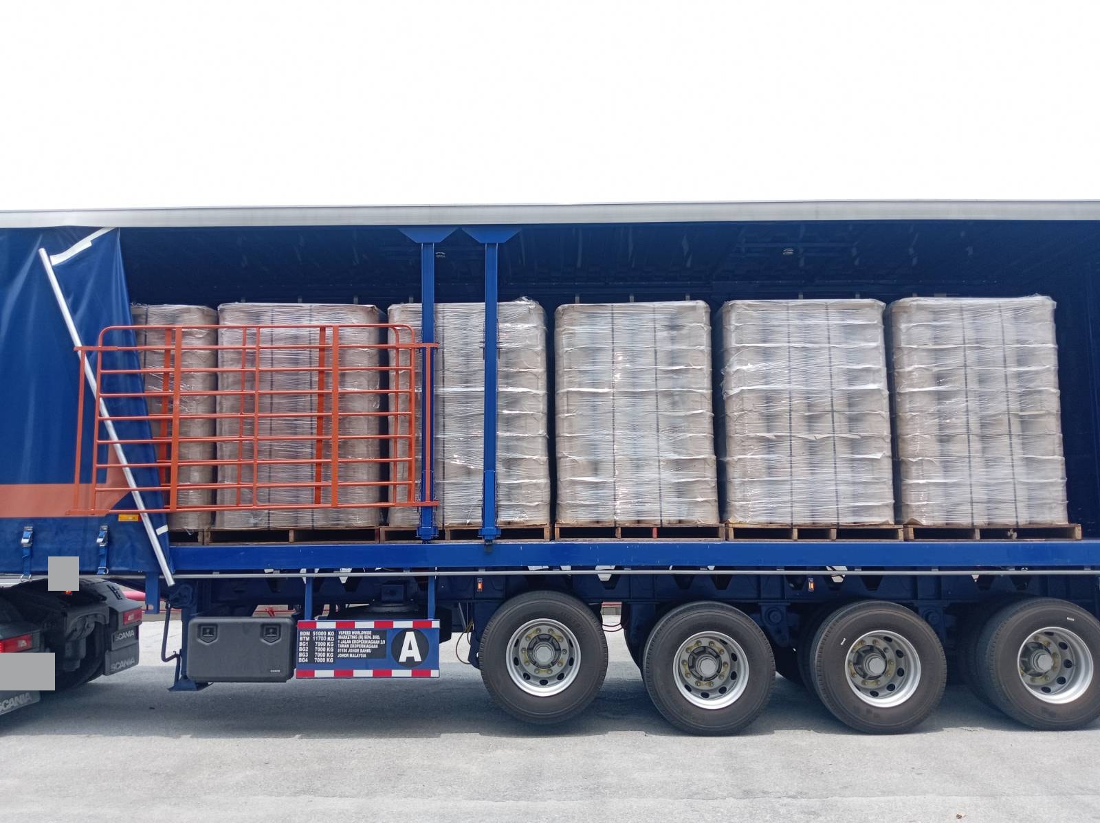Strapping bands at pickup in Port Klang